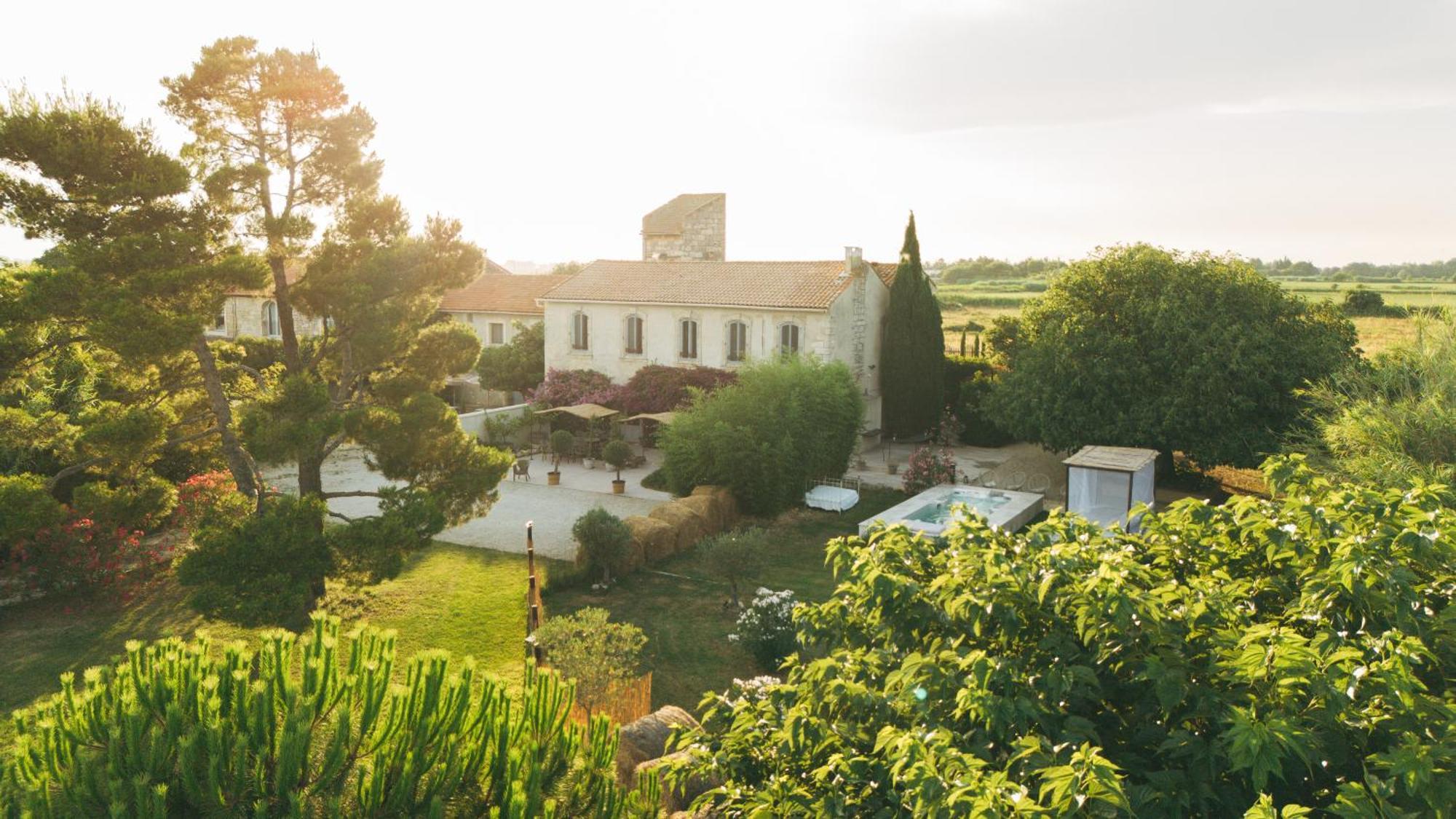 Maison Tara verte au Mas Montredon Bed and Breakfast Arlés Exterior foto